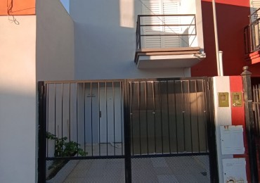 DUPLEX EN ALQUILER Z/AVDA ALMAFUERTE Y  GDOR MIHURA - ESTACION GNC