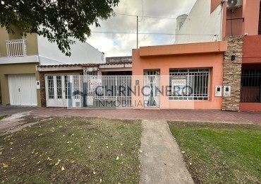 ¡OPORTUNIDAD UNICA EN ESQUINA! CASA 2 DORMITORIOS + LOCAL COMERCIAL!